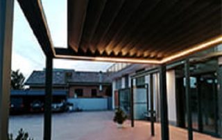 pergola aluminium bioclimatique à toit rétractable