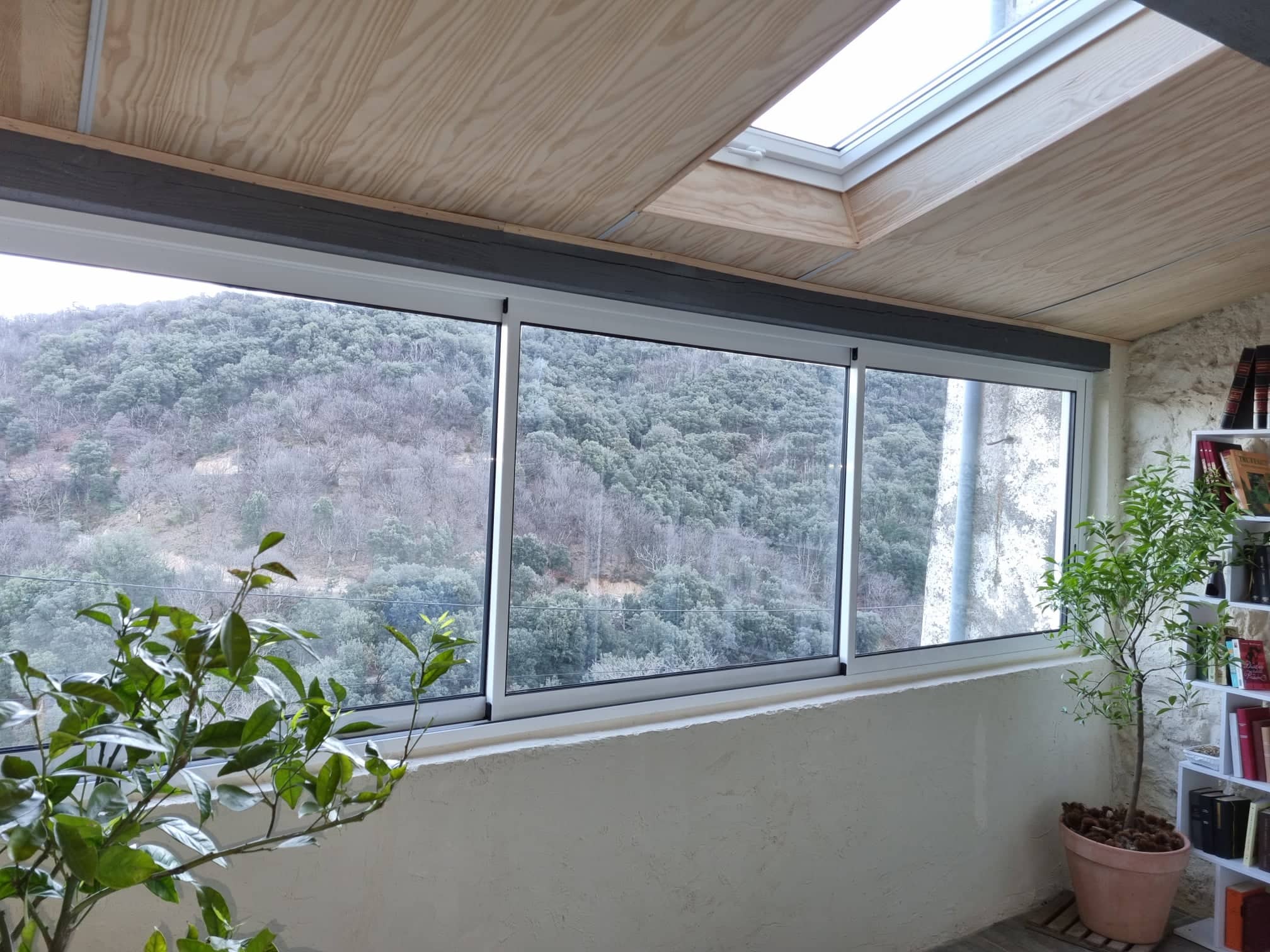 La fenêtre aluminium de grande taille : une menuiserie pratique !