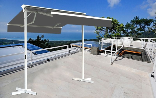 Terrasse de restaurant : à équiper avec un store-double pente !
