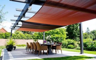 Accessoires pergola bioclimatique : stores et protection solaire pour votre installation