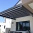Pergola bioclimatique adossée ou autoportée : comment choisir le bon modèle ?