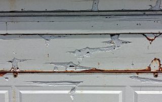 Quand changer sa porte de garage ? Signes d'usure et pannes à surveiller
