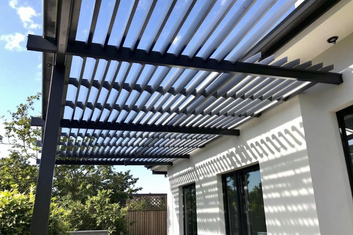 Lames orientables de pergola bioclimatique : fonctionnement et réglage