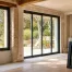 Fenêtres et baie vitrée sur mesure dans une maison rénovée